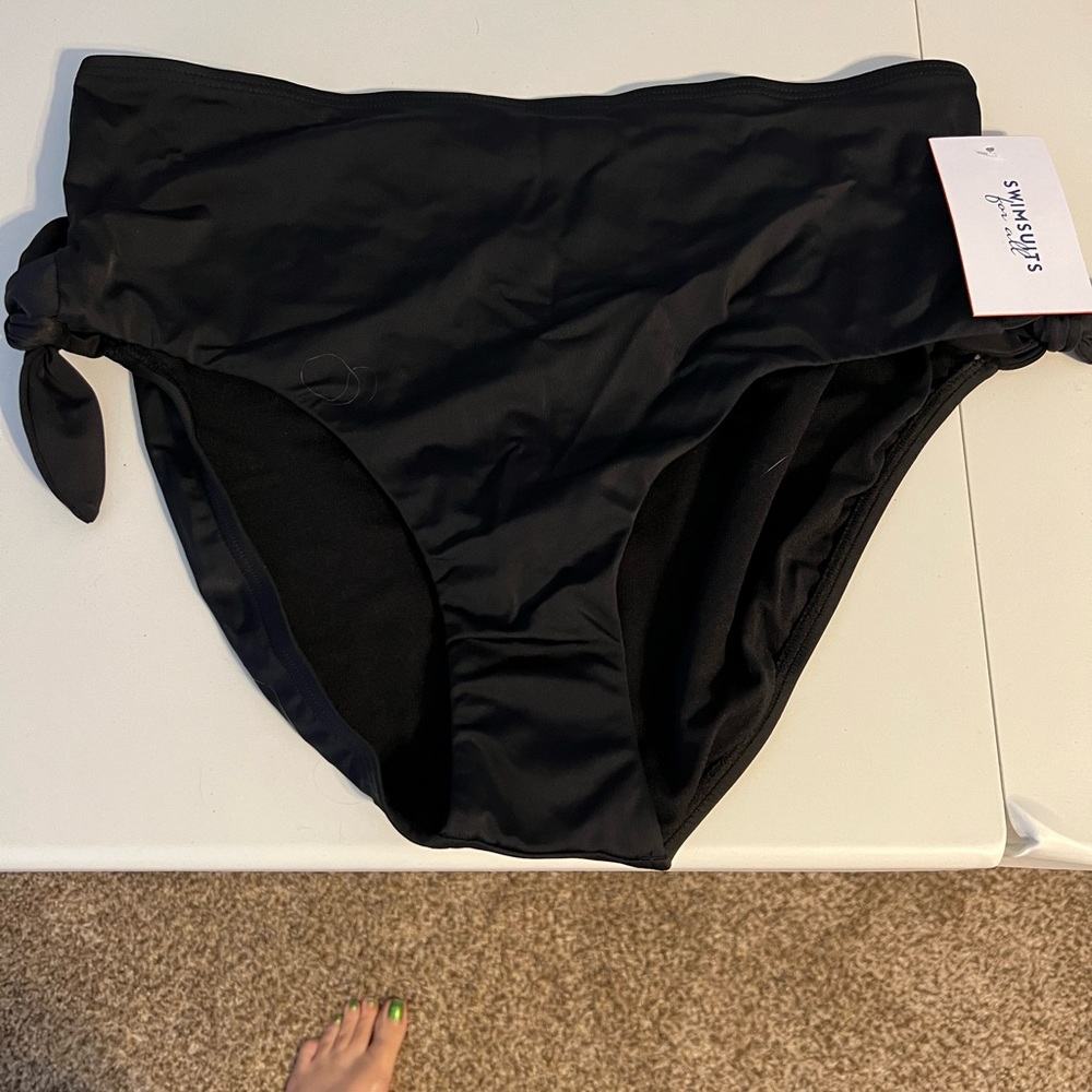Black Swim bottoms from Swimsuits For All. NWOT